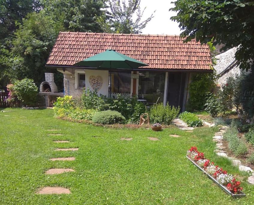 波斯托伊纳Tiny House With A Big Heart别墅 外观 照片